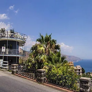 https://taormina-palace-hotel.sicilyhotelsitaly.net